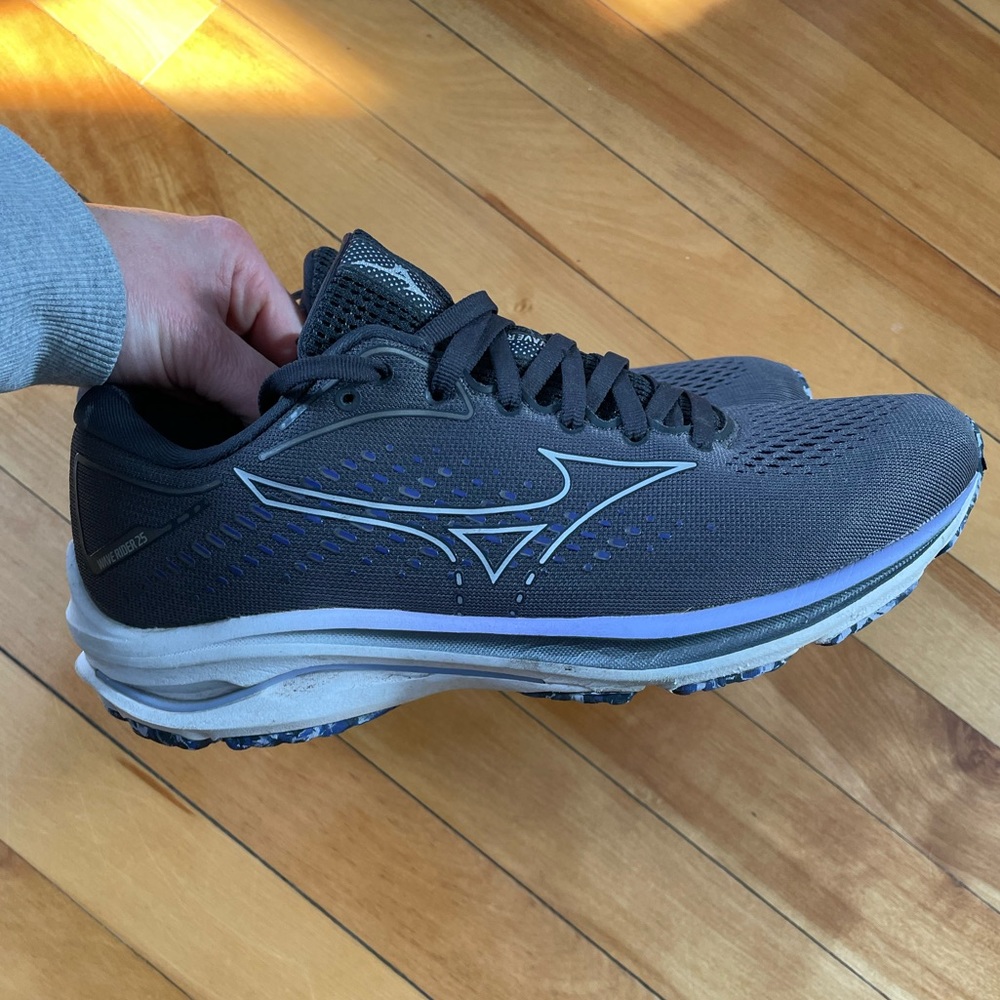 Mizuno Wave Rider 25 Sneakers
